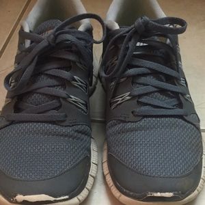 Womens Nike tennis shoes