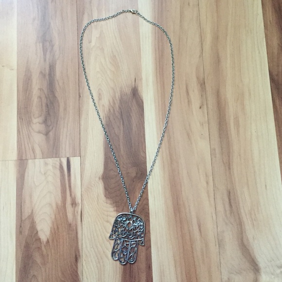 🚫SOLD🚫Long necklace with protecting hand