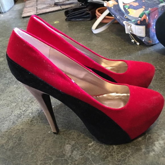 Size 9 red/black/tan heels-never worn