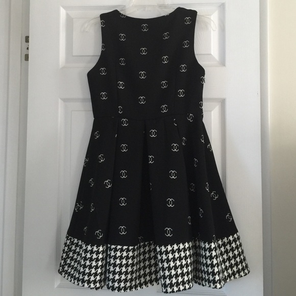 Dress - Picture 2 of 4