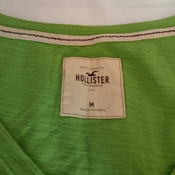 Hollister V-Neck Tee - Picture 2 of 4