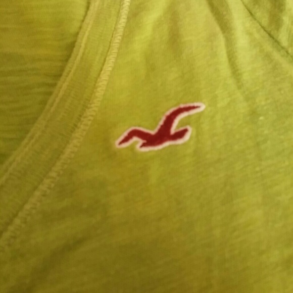 Hollister V-Neck Tee - Picture 3 of 4