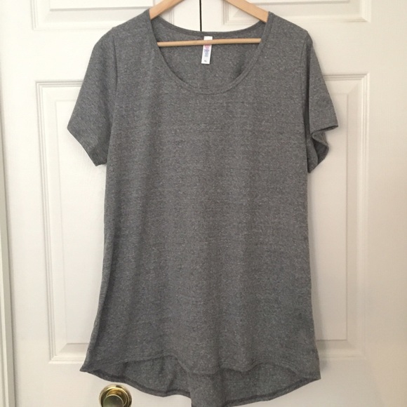 BNWOT LulaRoe Classic Tee