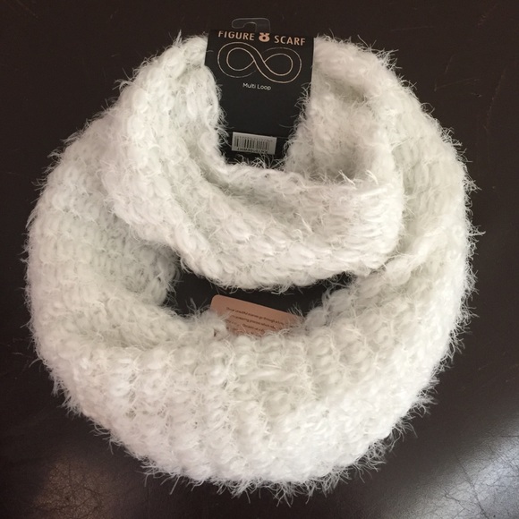 Figure 8 scarf - multi loop
