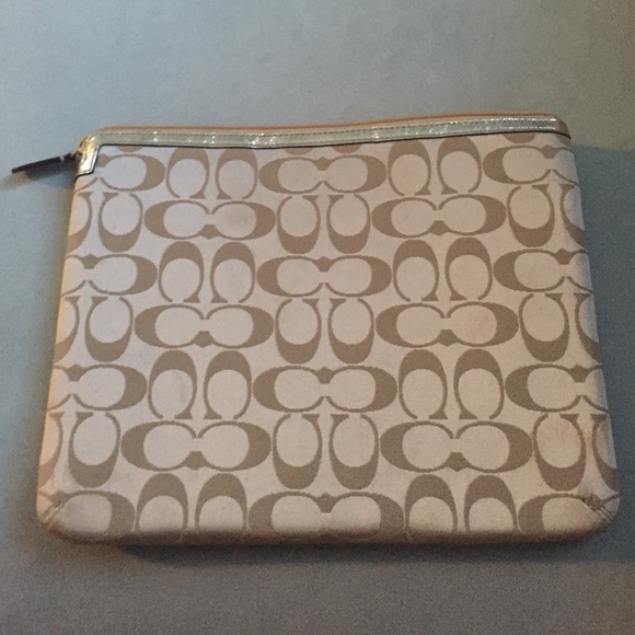 Coach padded IPad case - Picture 3 of 3