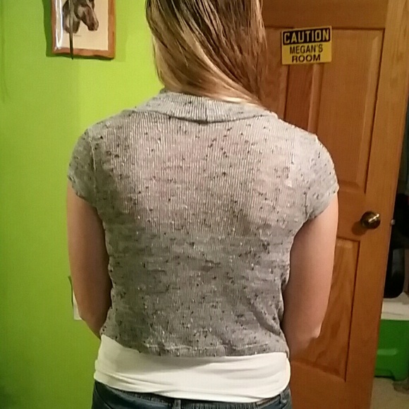 98Very cute low hanging t-shirt! Barely worn. - Picture 2 of 2