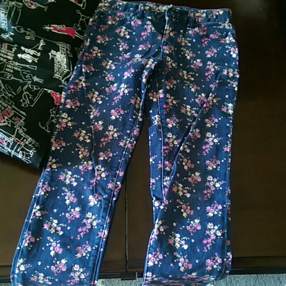 Little girl's jeans