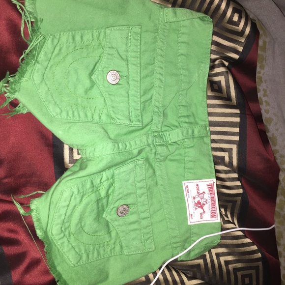 Cute true religions shorts! - Picture 1 of 3