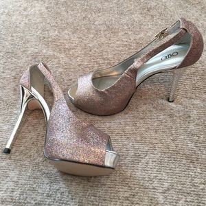 Champagne Glitter Heals