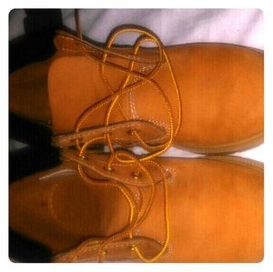 Boy/girl Timberland quarter length boots