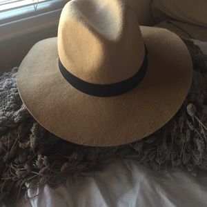 Tan fedora hat
