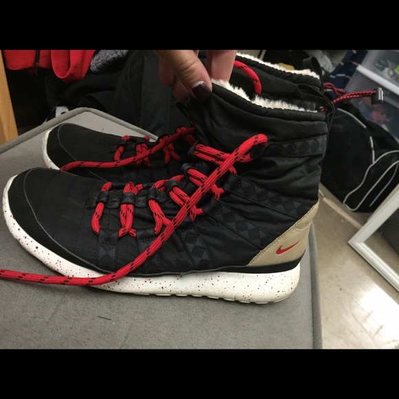 Nike Roshe Boots