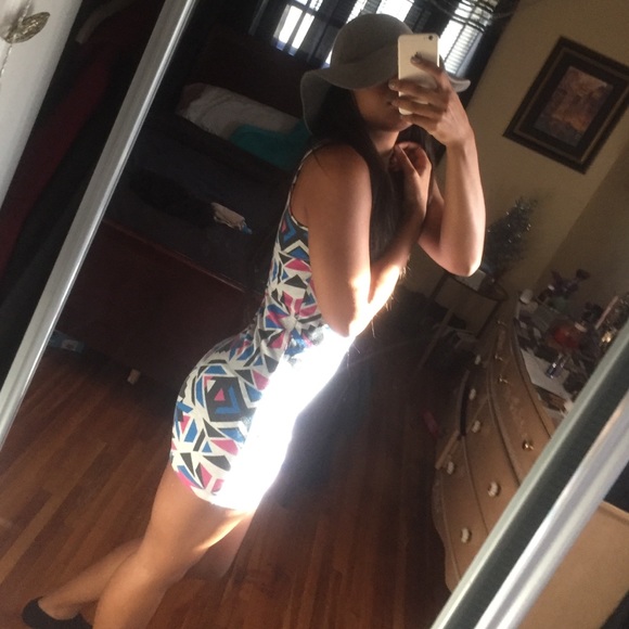Bodycon Sexy color-blocked Mini dress😍😍 - Picture 2 of 3