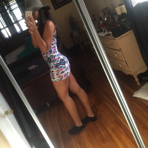 Bodycon Sexy color-blocked Mini dress😍😍 - Picture 3 of 3