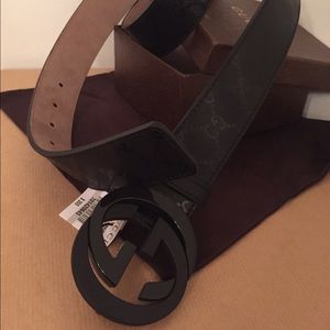 Men's belt black on black Gucci