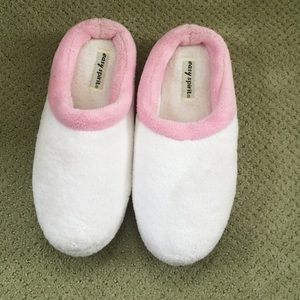 Easy Spirt Cozy White/Pink Slippers Size: L 8-9