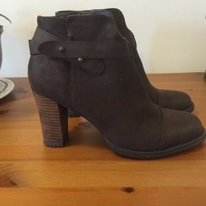 Brown booties - new