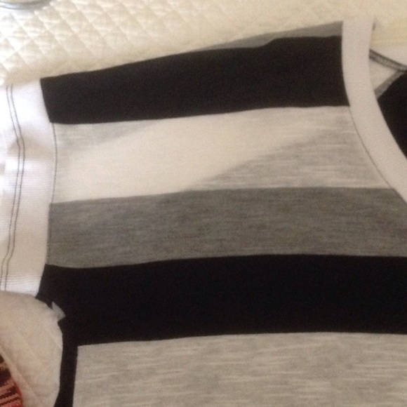 Barbara Lesser top - Picture 4 of 4