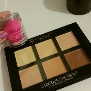 AnastasiaBeverly hills cream contour kit & blender