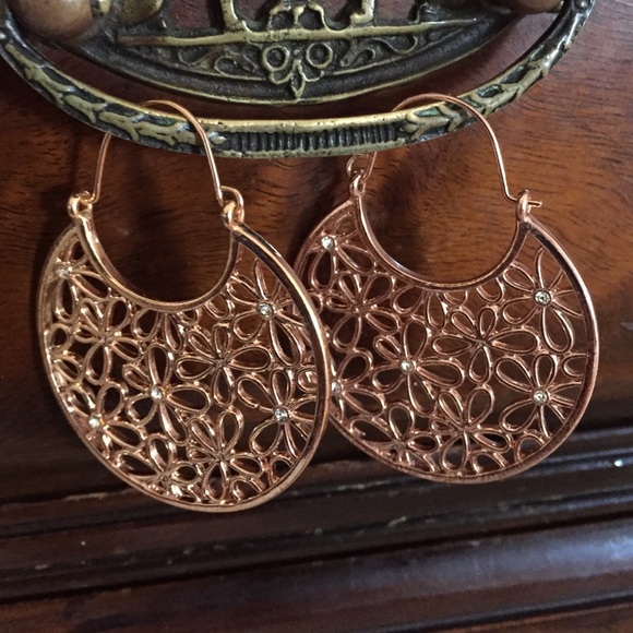 Rose Tone Floral Metal Earrings