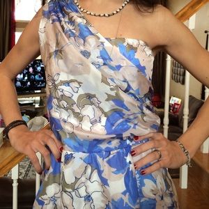 ‼️ SALE ‼️ NWOT beautiful one shoulder dress