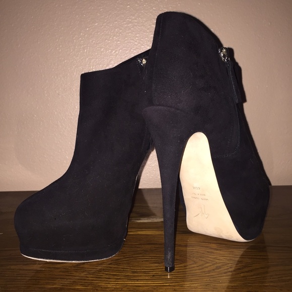 Giuseppe Zanotti black suede booties size 40.5