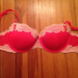 NWOT Victoria's Secret red bra