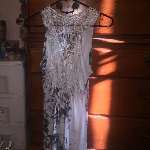 Dress - Picture 3 of 4