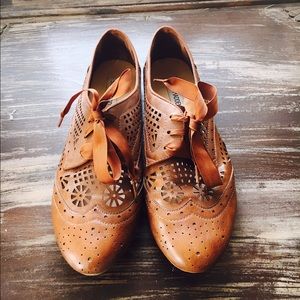 Steve Madden Leather Flats