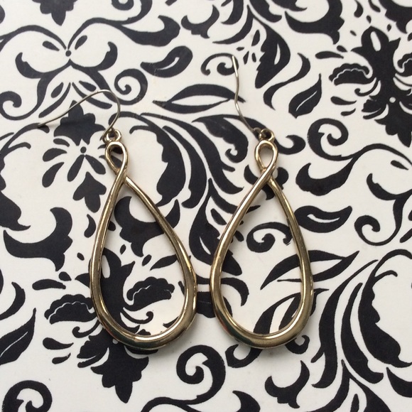 Gold oval hoop earrings - Picture 1 of 1