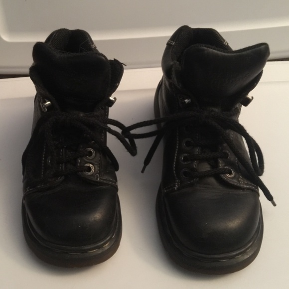 Dr. Martens Air Walk 8542's