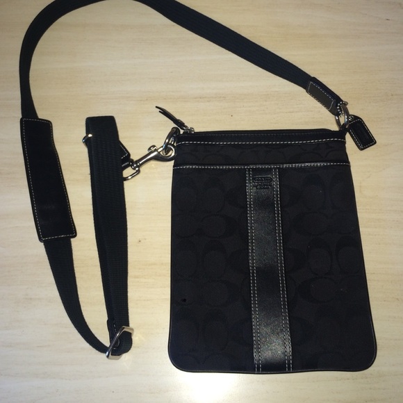 Coach crossbody in black cloth with C logo