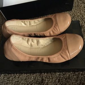 Sacks nude flats
