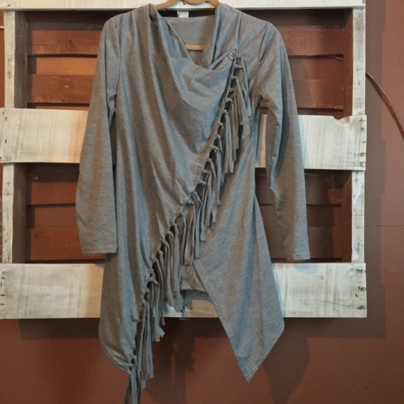 Long sleeved semi-open front Top