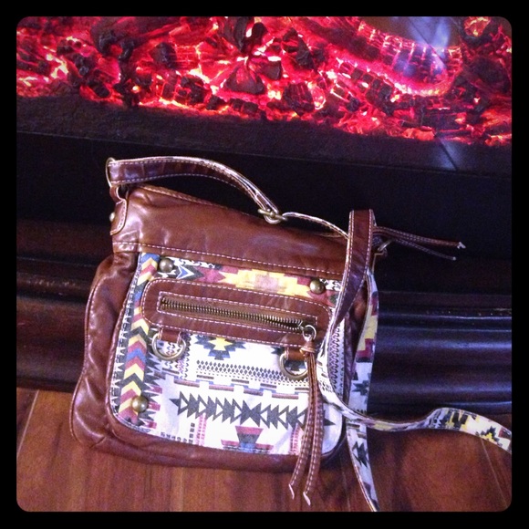 Aztec cross body + Camo wallet