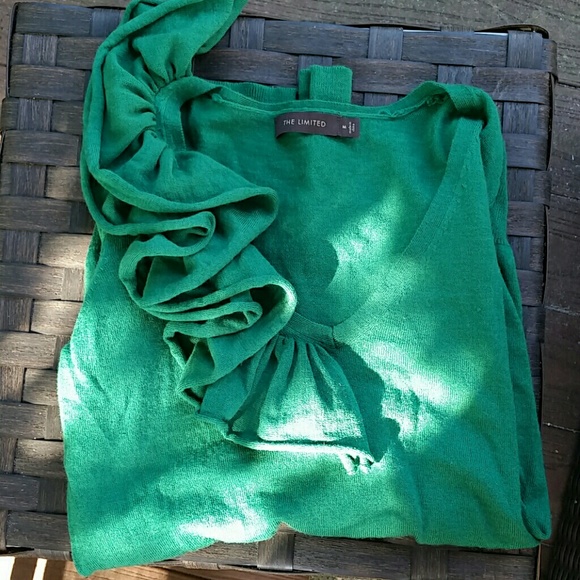 Green long sleeve sweater with accent shoulder