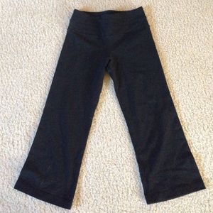 Lululemon Athletica Cropped Groove Pant size 2