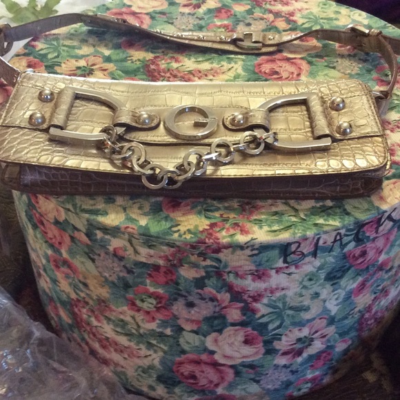 Small Guess shoulder bag