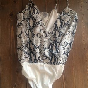 Tobi snake print one piece.Size:m
