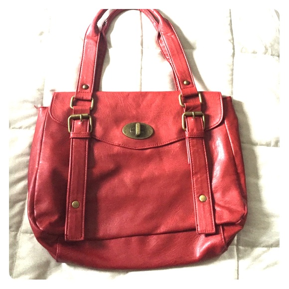 Red purse - Picture 1 of 2
