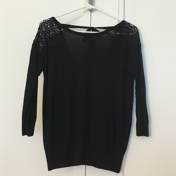 Club Monaco crochet scoop back top❤️