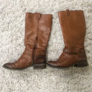 Jessica Simpson riding boots