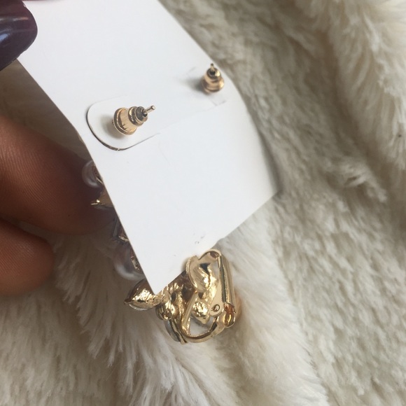 Pearl cluster ear cuff - Picture 2 of 3