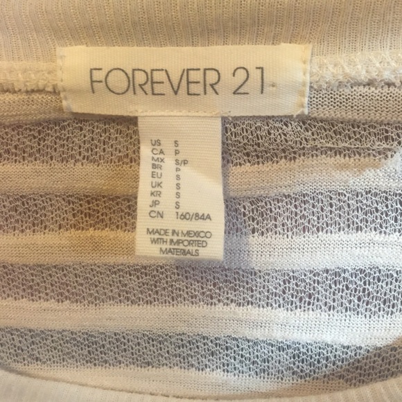 Crop top - Picture 2 of 3