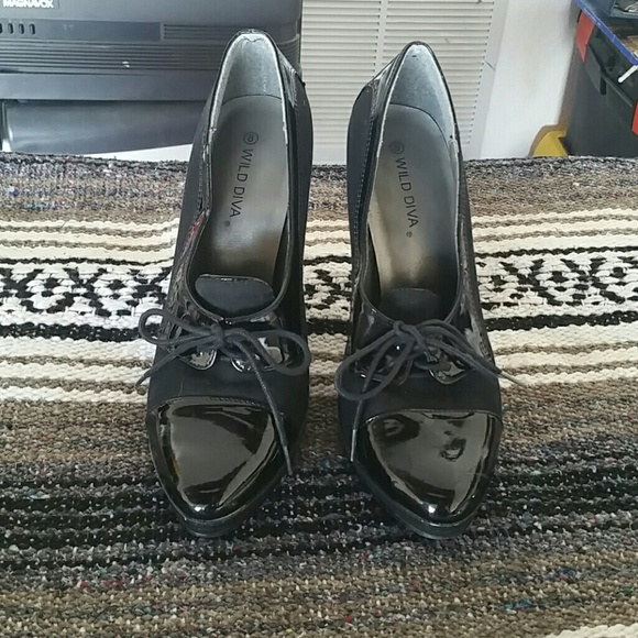 Heels - Picture 2 of 3