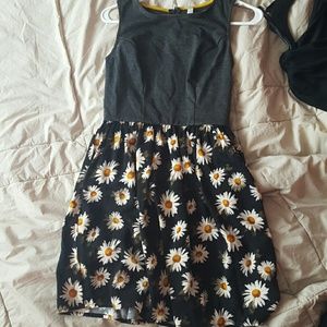Daisies For Days dress!!