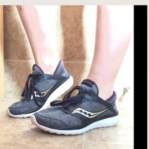 Running shoes, MEMORY FOAM, FORM FITTING