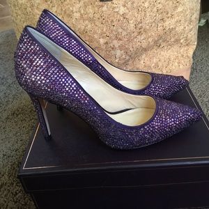 VC Signature purple pumps