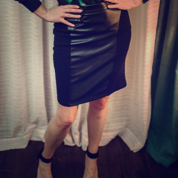 Forever 21 pleather/polyester skirt