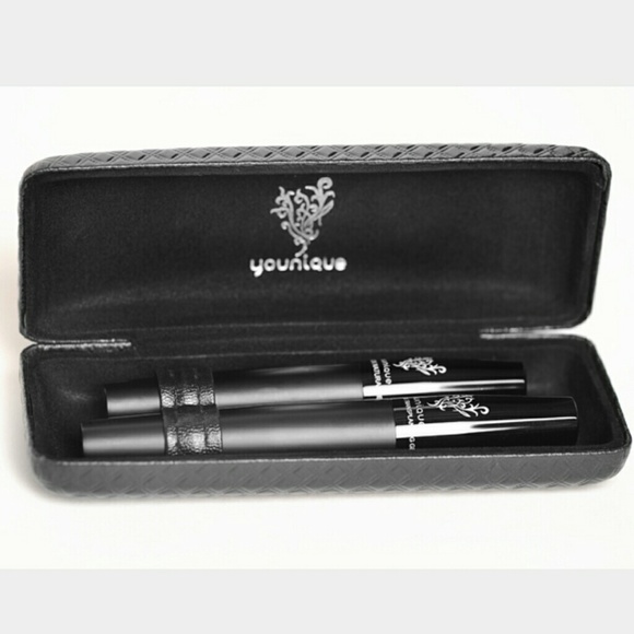 Younique fiber lash mascara